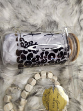 Load image into Gallery viewer, 16 oz Mama Leopard Glass Can
